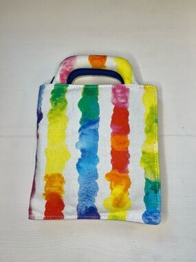 Lovevery Anywhere Art Kit With Washable Tempera Paintsticks | The Helper Kit